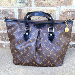 SOLD Louis Vuitton Palermo